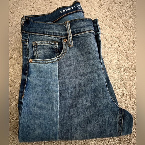 Old Navy Perfect Straight Mid-Rise Jeans - Picture 6 of 8